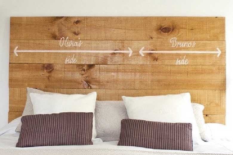 cabecero de la cama con palés de madera